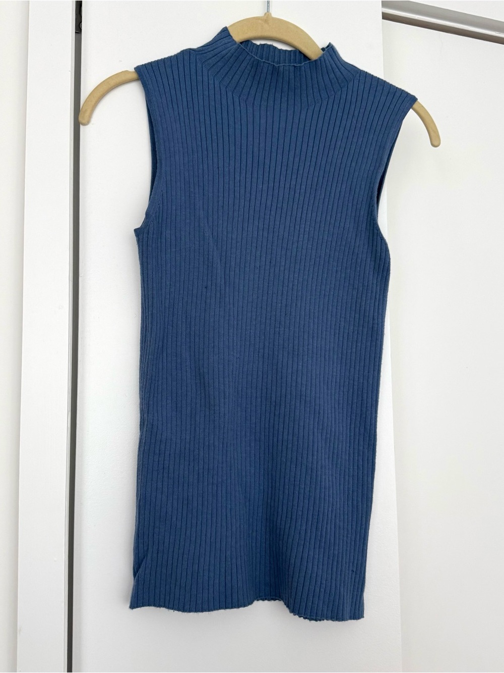 Ann Taylor Blue Sleeveless Ribbed Mock Neck Top